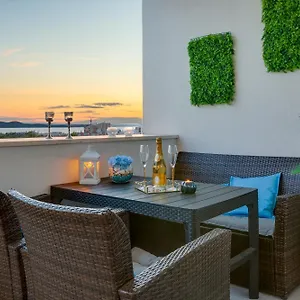 Stella Maris 2bdr, Balcony, Sea View, Garage, Bbq Zadar